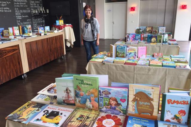 mit vielen Kinderbüchern im Nexus